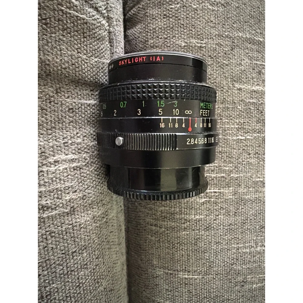 Vivitar‎ 28mm f2.8 MC Wide Angle Lens Konica AR Mount Made in Japan 49mm Filter